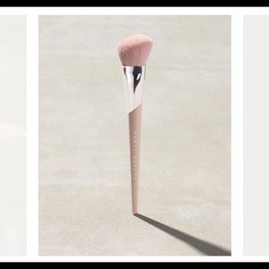 Fenty Beauty Face Shaping Brush 125